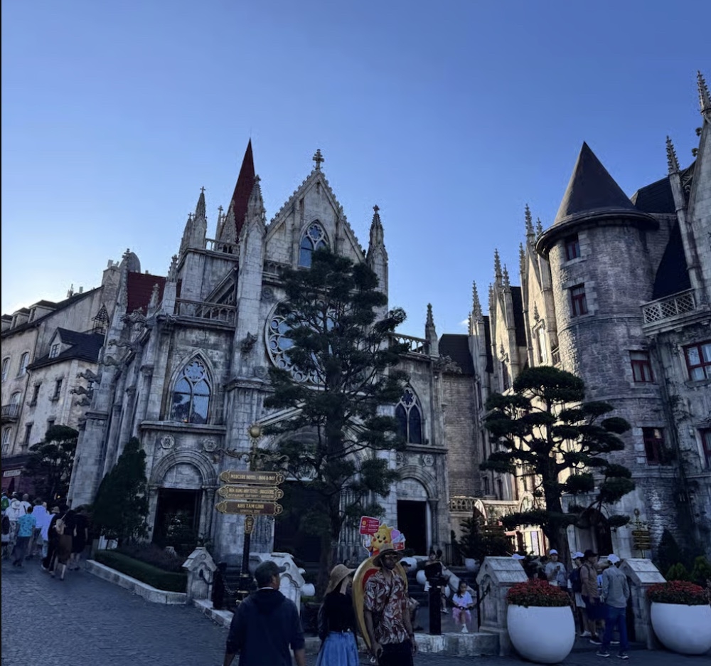 From Da Nang/Hoi An: Golden Bridge Ba Na Hills Full-Day Tour