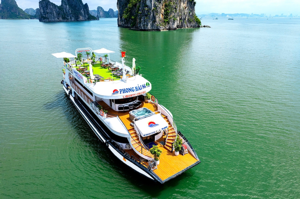 Ha Long Bay Day Tour: Sung Sot Cave, Luon Cave & Titop Island