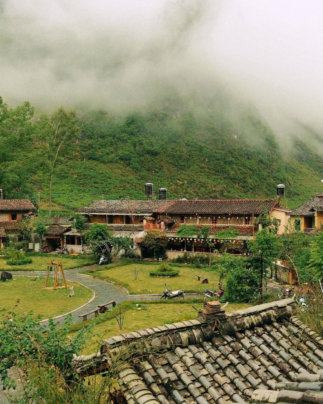 Sapa 2 Days 1 Night – Trekking & Bungalow Experience