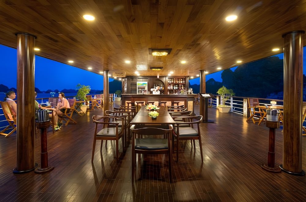 V'Spirit Lan Ha Bay Cruise 