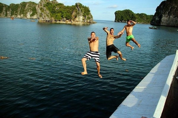 Lan Ha Bay Day Tour: Authentic Local Boat Trip Experience