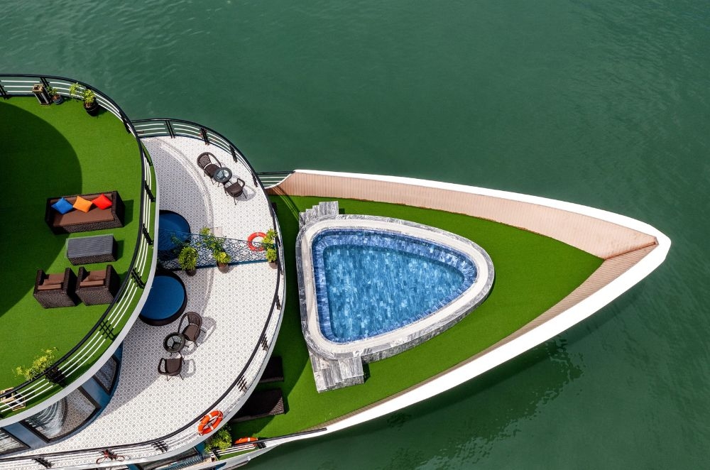 Doris Cruise Halong Bay 