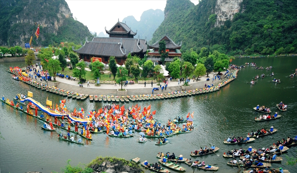 Bai Dinh – Trang An - Mua Cave -1 Day Trip From Hanoi 