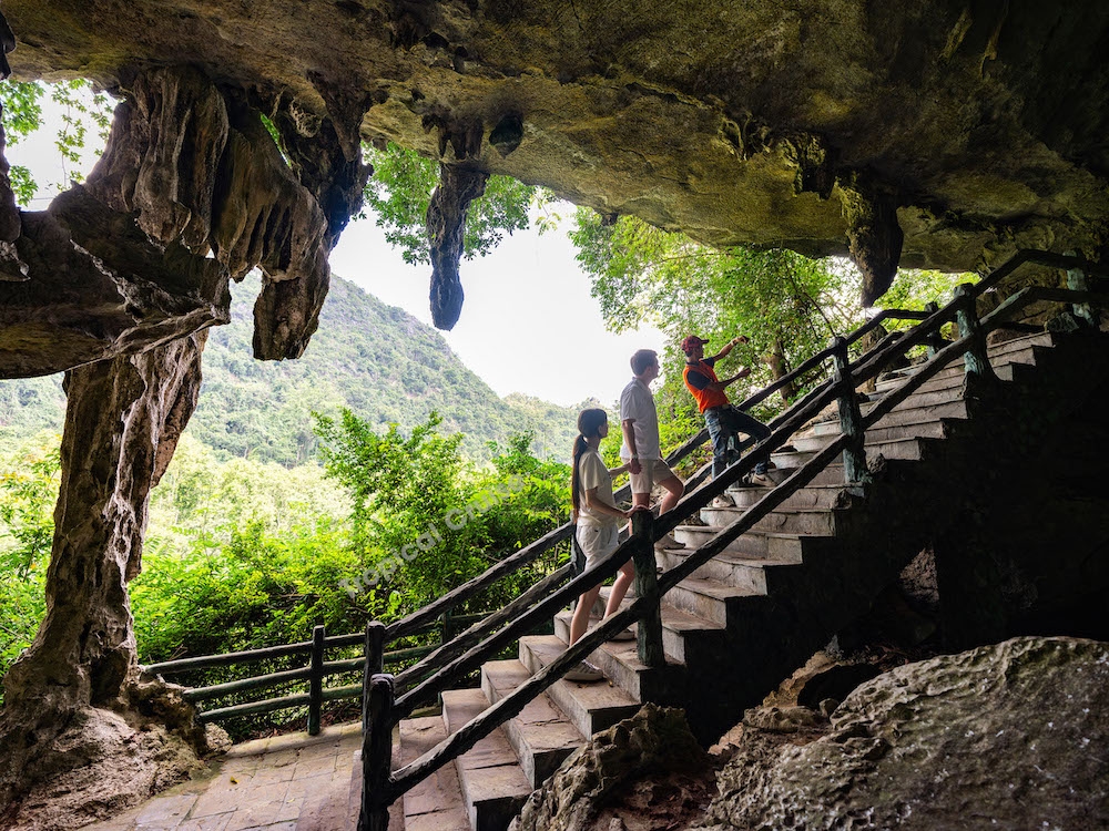 Ha Long Bay to Lan Ha Bay - Cat Ba Island Day Tour